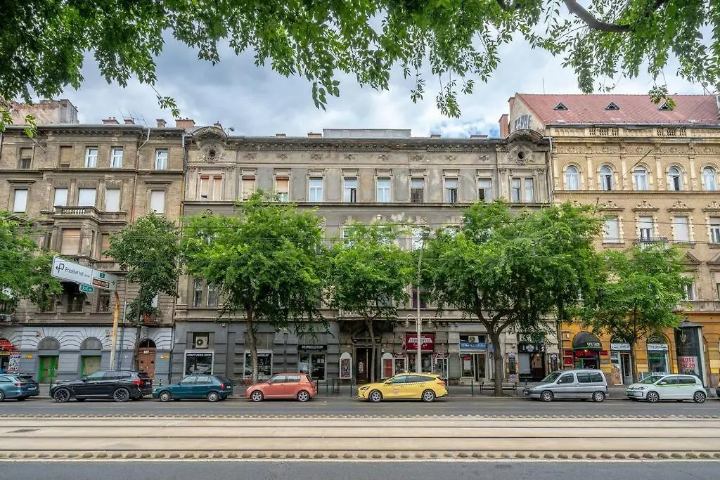 Budapest Style Grande Apartment